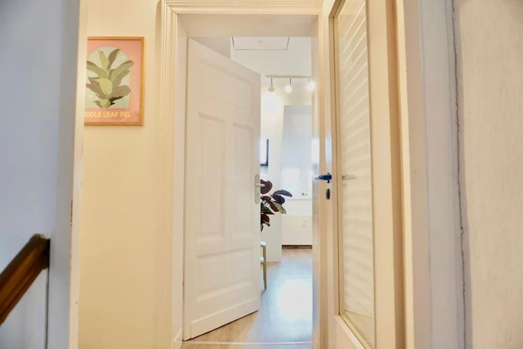 Neu I Moderne Zentrale Wohnung I Netflix I 4 Gaeste 안데르나흐 외부 사진